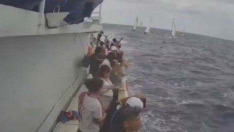 Ativista do PSOL preso em Israel inicia greve de sede atrás das grades