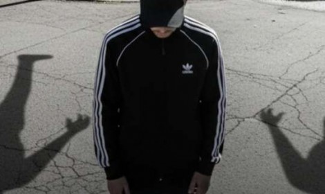 Facções impõem terror em capital e uso de roupas da Adidas vira ameaça de morte