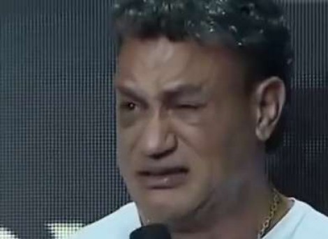 Popó chora, diz se sentir "humilhado" e anuncia aposentadoria (veja o vídeo)