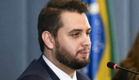 Uso de documento falso contra Filipe Martins pode acionar a Interpol e resultar até em prisão perpétua nos EUA, diz advogado (veja o vídeo)