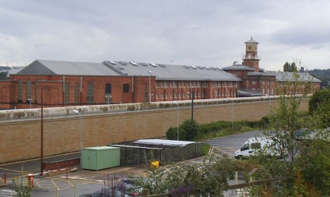 Ex-vocalista de famosa banda de rock é assassinado dentro de prisão