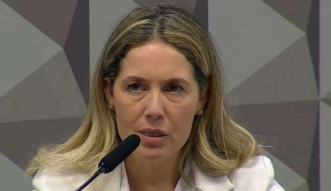 Thaisa Hoffmann, envolvida na farra do INSS,  é questionada sobre parentesco com político do Paraná e emudece (veja o vídeo)