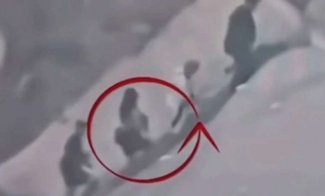 Vídeo mostra possível fuga da “Japinha do CV” durante operação no Rio (veja o vídeo)