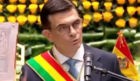 URGENTE: Presidente conservador toma posse e faz discurso forte na Bolívia (veja o vídeo)