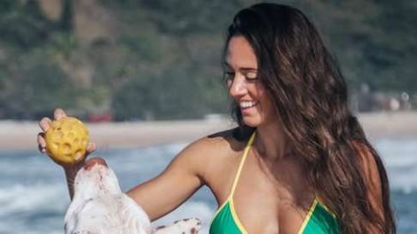 Jogadora de vôlei é baleada no Rio