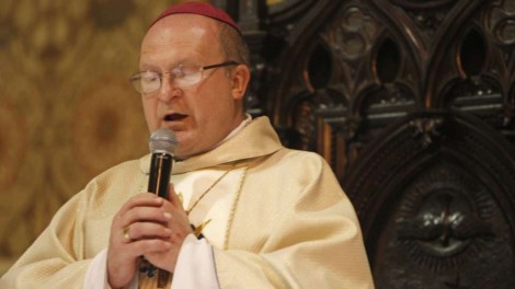 Arcebispo de Curitiba é qualquer coisa, menos padre: Ele proibiu cristãos de entrar na igreja para orar por Bolsonaro