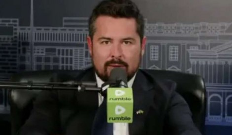 Paulo Figueiredo revela o que há por trás da decisão de Dino contra o seu pai