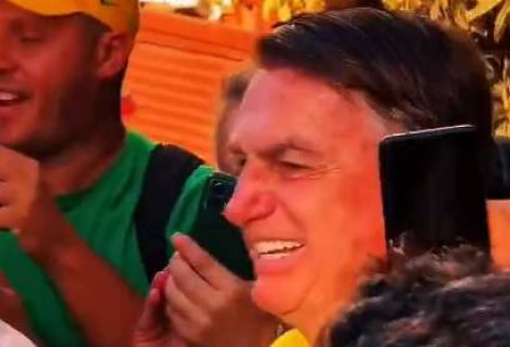 "SOLTA O BOLSONARO" vira um dos assuntos mais comentados da web
