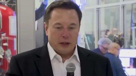 Elon Musk sofre multa quase 'impagável' ao X e promete forte resposta