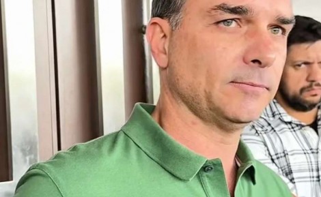 URGENTE: Flávio revela o único "preço" para abandonar a disputa em 2026