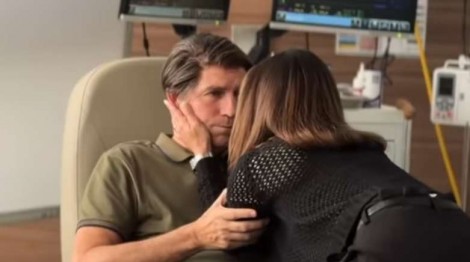 Famosa cantora internacional aciona Justiça contra o filme de Bolsonaro