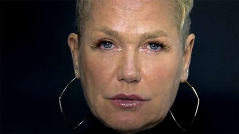 Xuxa é internada e passa por cirurgia