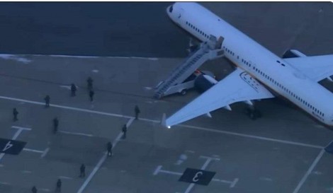 URGENTE: O tirano chega preso a Nova York (veja o vídeo)