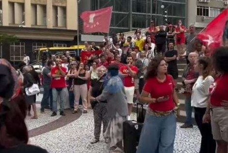 Cidadão venezuelano indignado confronta manifestantes esquerdistas na UFSC (veja o vídeo)