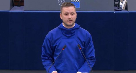 1º ministro pede que população se prepare para possível invasão americana