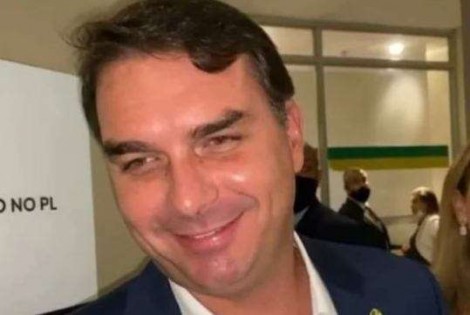Questionado sobre sua presença na Sapucaí, Flávio não perdoa e manda recado desmoralizante a Lula