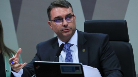 Dois nomes surgem como favoritos para comandar a Economia do país na eventual gestão de Flávio Bolsonaro