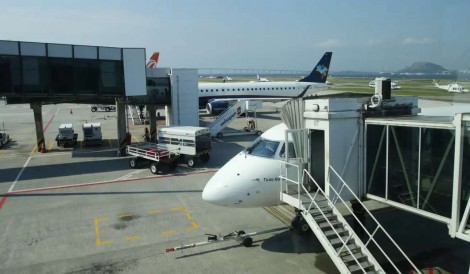 Preço do combustível de aviação dispara mais de 50% e deve encarecer passagens aéreas no Brasil