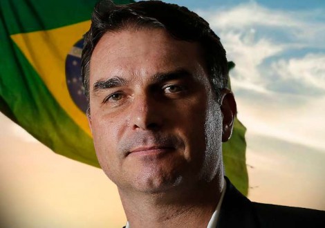 A imediata reação de Flávio ao anúncio de que lidera a corrida presidencial