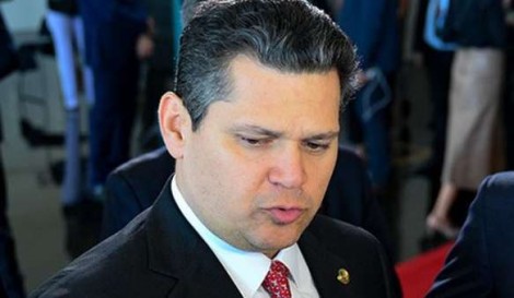 Alcolumbre ignora ligações e no dia da sabatina o clima é de insuportável tensão