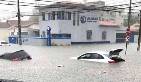 Fortes chuvas arrasam com o Pernambuco, deixam mortos, feridos e duas mil pessoas fora de casa