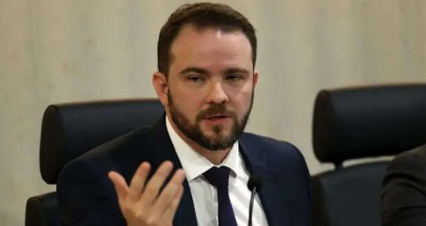 Enquanto ministro da fazenda de Lula critica EUA por sanções a empresas com elo com o PCC uma nova bomba eclode