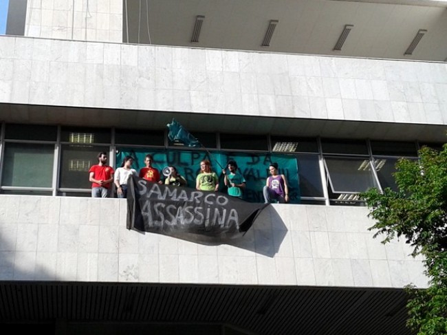 Protesto no escritório da Samarco em BH