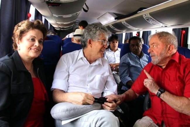 Ricardo Coutinho entre Dilma e Lula