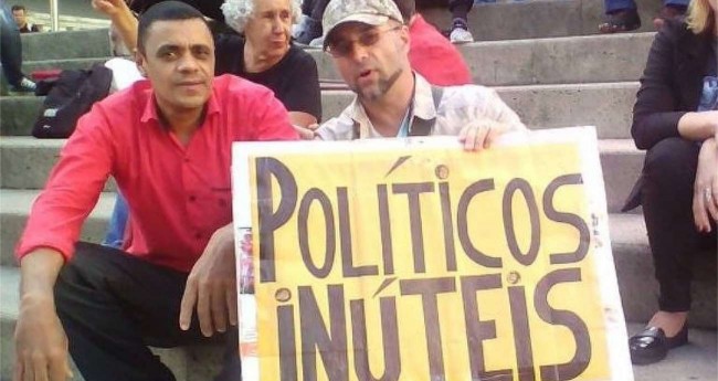 Adélio Bispo e Luciano Mergulhador, em manifestação