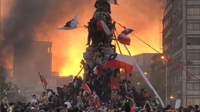 Manifestação no Chile, em 2019 - Reprodução internet