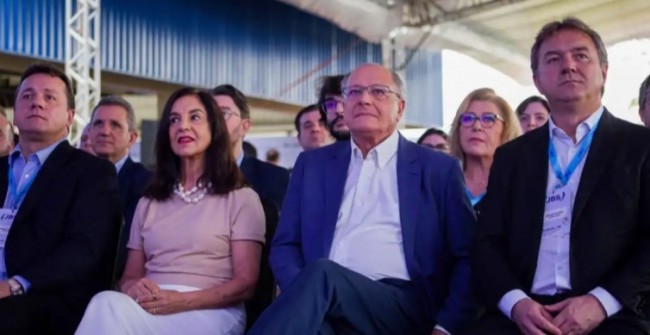 Wesley Batista, Lu Alckmin, Geraldo Alckmin e Joesley Batista na inauguração de fábrica da JBS - Foto: Divulgação