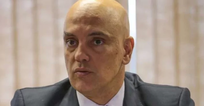 Moraes se tornou o “xerife do Brasil”, detona senador