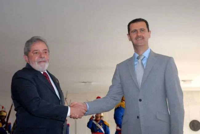 “O estado bárbaro caiu”, festeja Macron e Lula silencia sobre a Síria