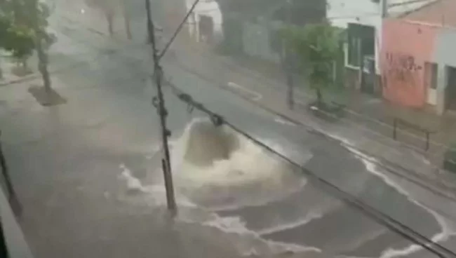 Porto Alegre volta a viver o caos… Alerta de tempestade segue em vigor