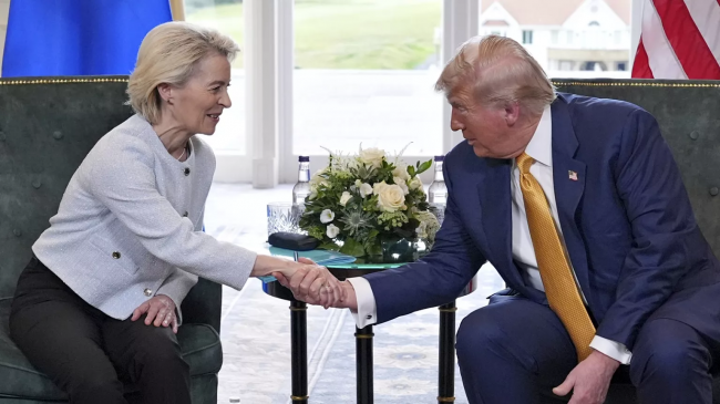 Donald Trump e Ursula von der Leyen - Reprodução internet