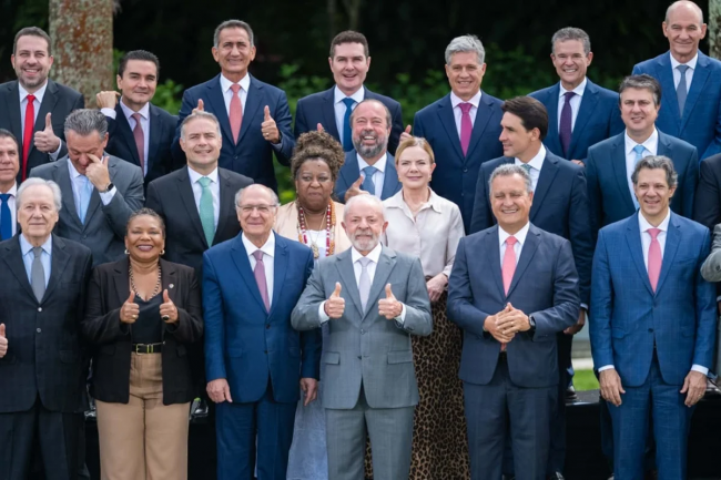 Lula e os ministros - Reprodução internet