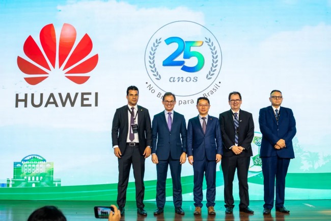 Representantes do governo brasileiro em evento com CEO da Huawei – Reprodução internet